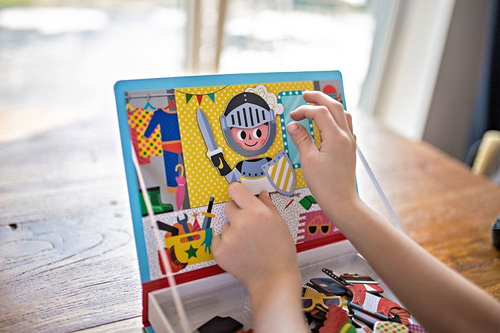 Janod Magnetyczna układanka Kostiumy Chłopiec Magnetibook