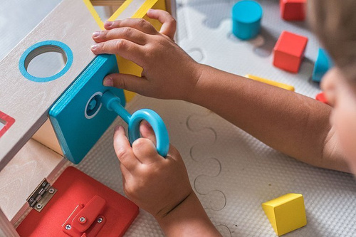 Janod Drewniany sorter z kluczykami Essentiel