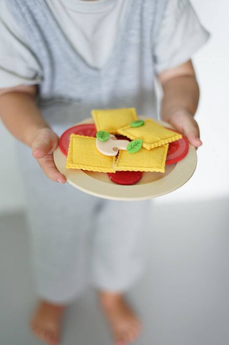 Janod Filcowy zestaw makaronów i akcesoria do przyrządzania włoskiej pasty 3+