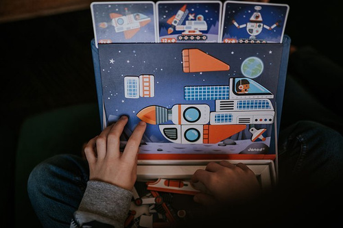 Janod Magnetyczna układanka Kosmos Magnetibook