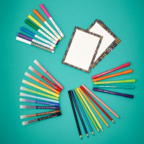 Janod Zestaw przyborów do kolorowania kredki flamastry Coloring box 42 el. 3+