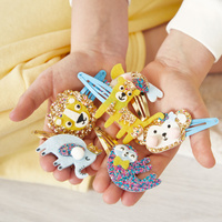 Janod Zestaw kreatywny do tworzenia biżuterii Brokatowe spinki do włosów Egzotyczne zwierzęta 5+