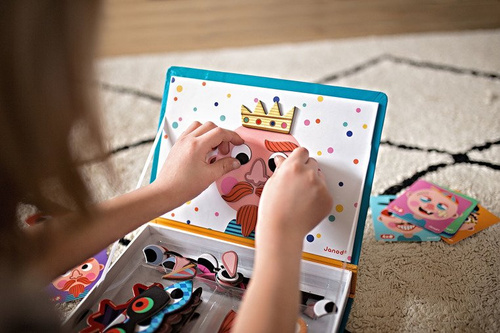 Janod Magnetyczna układanka Śmieszne buzie Chłopiec Magnetibook