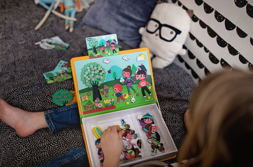 Janod Magnetyczna układanka 4 pory roku Magnetibook