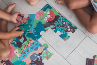 Janod Świecące puzzle z mini-lampką UV Las 24 elementy 3+ 