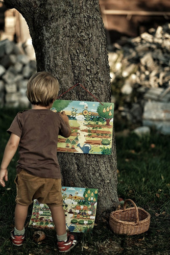 Janod Układanka drewniana magnetyczna z 70 magnesami Ogród