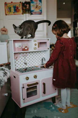 Janod Duża kuchnia drewniana z dźwiękiem i 6 akcesoriami Candy Chic