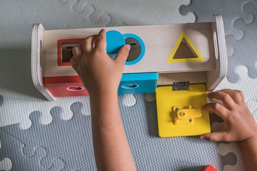 Janod Drewniany sorter z kluczykami Essentiel