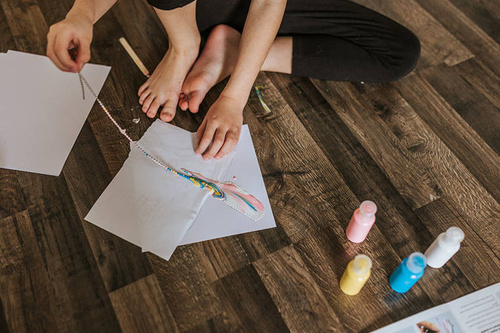 Janod Zestaw kreatywny Malowanie łańcuszkiem Pouring painting Kwiaty I love creativity 8+