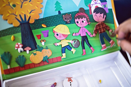 Janod Magnetyczna układanka 4 pory roku Magnetibook