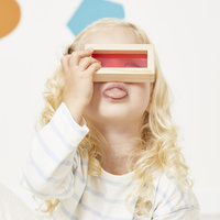 Janod Klocki drewniane przeźroczyste kolorowe sensoryczne 12 m+