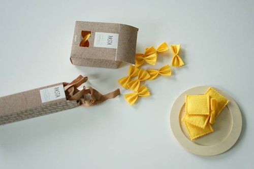 Janod Filcowy zestaw makaronów i akcesoria do przyrządzania włoskiej pasty 3+